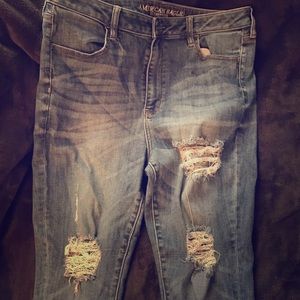 American Eagle distressed jeggings